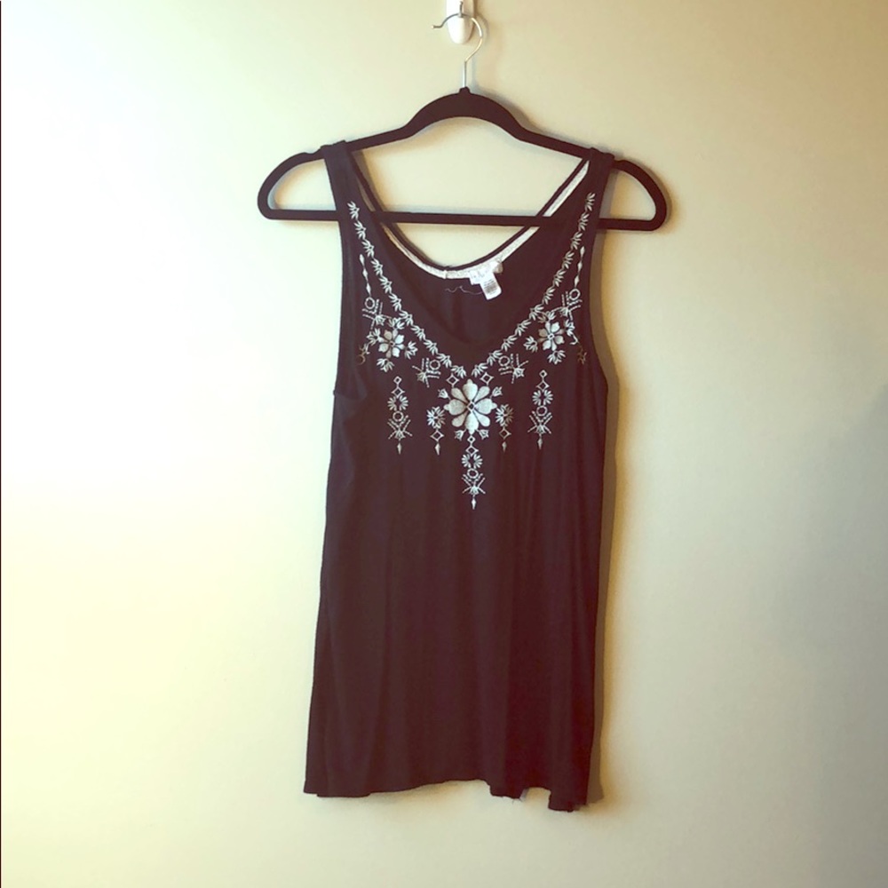 Embroidered black and white tank